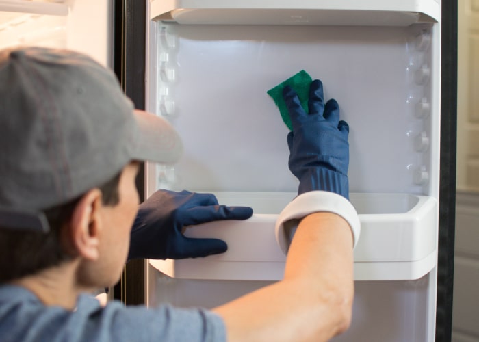 por que un refrigerador se calienta de los costados